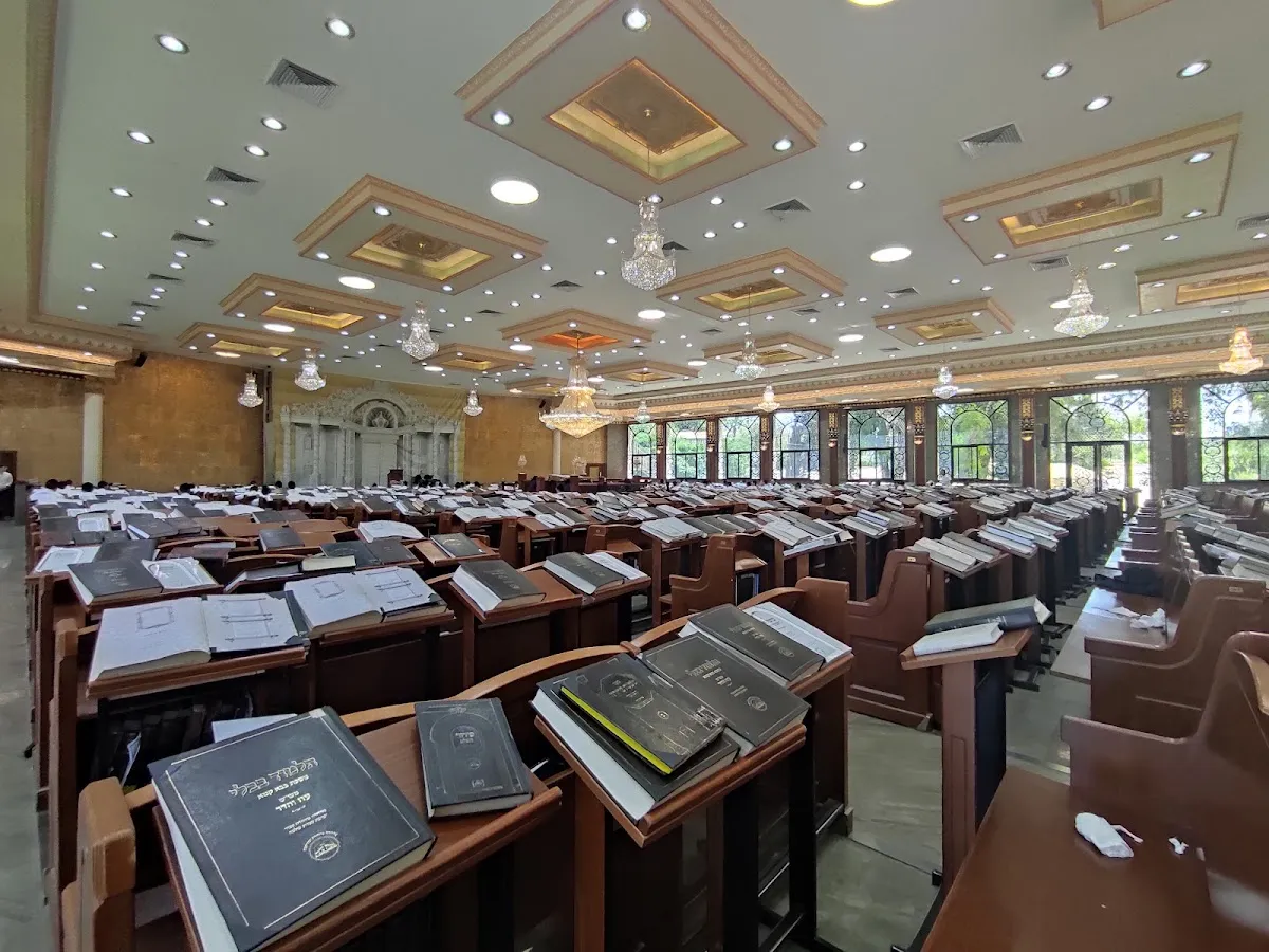 Yeshiva Gedolah Ateres Shlomo — foto 3