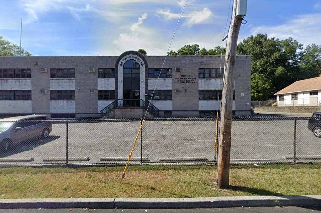 Yeshiva Machzikei Hadas-Belz