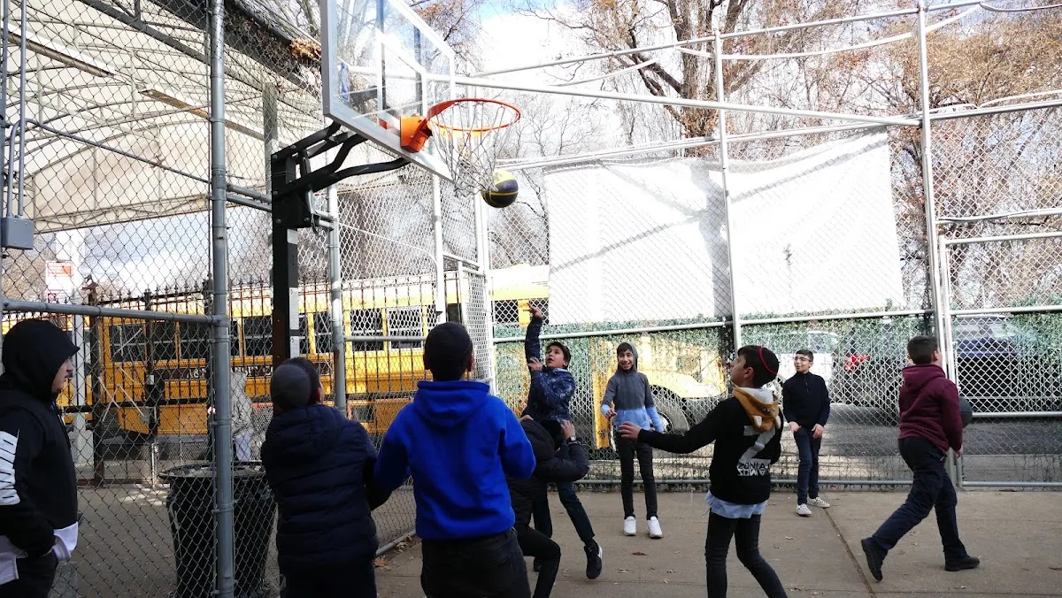 Yeshiva Sha'arei Zion — photo 4