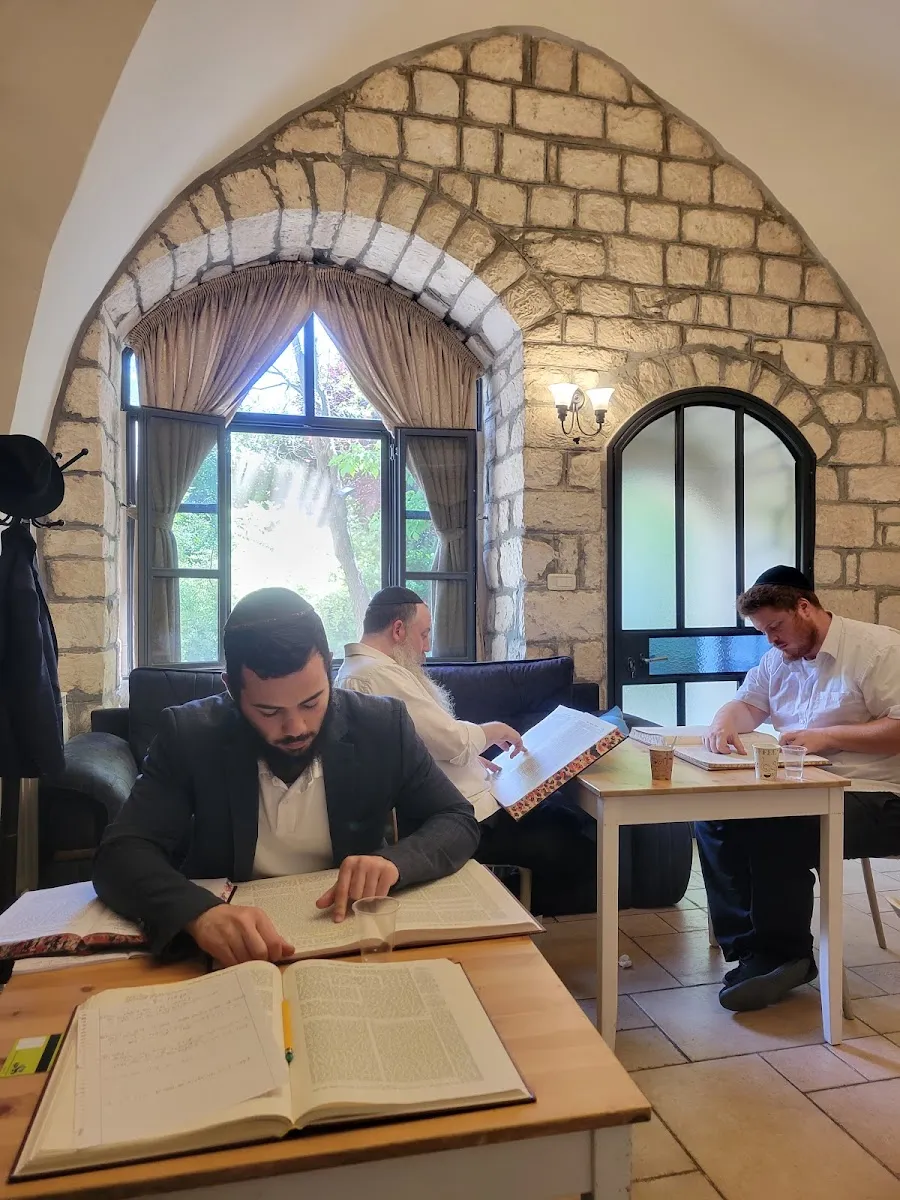 Yeshiva Temimei Darech — photo 4