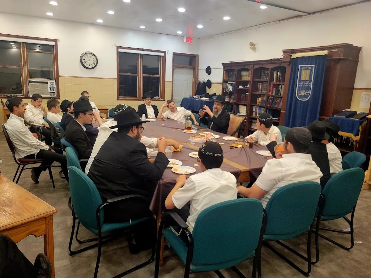 Yeshiva Tomchei Tmimim Or Menachem — foto 10