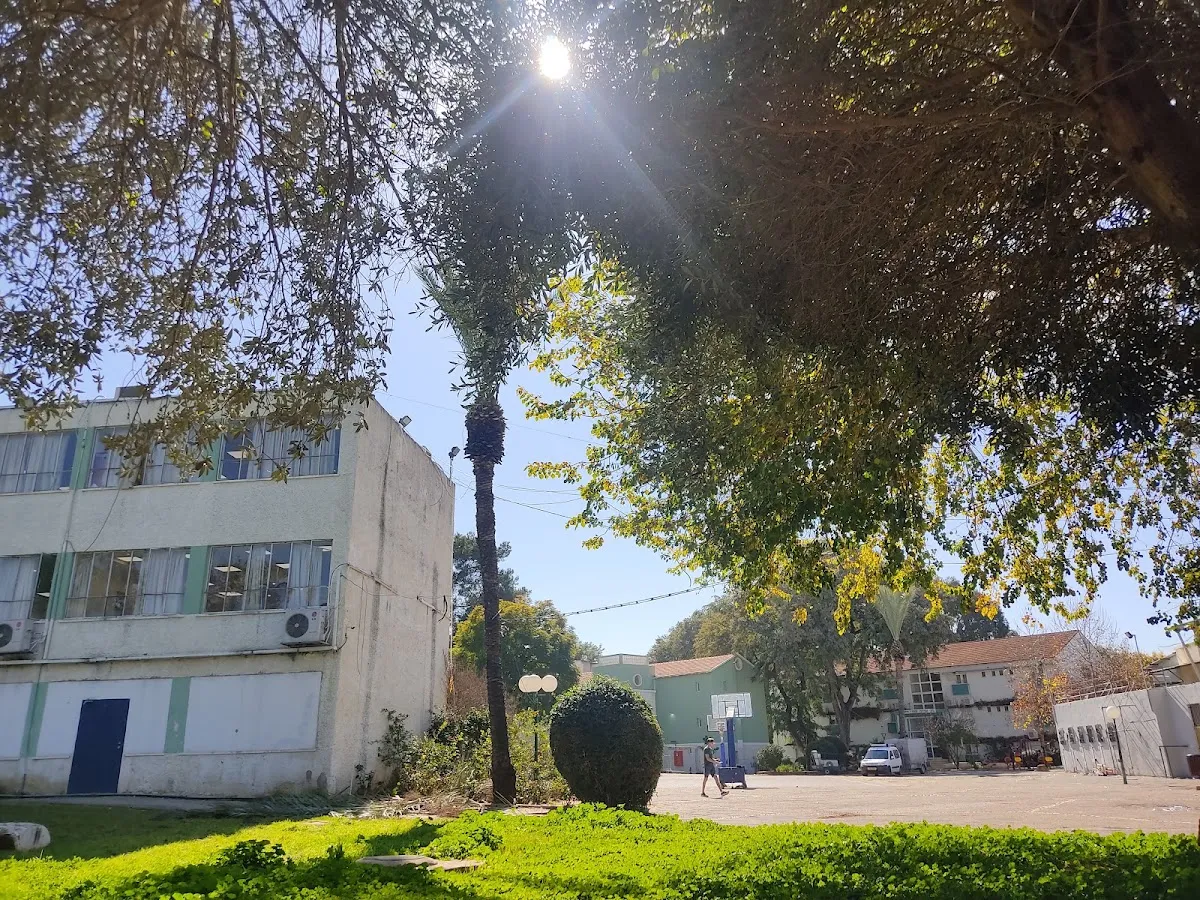Yeshivat "Nachal Yitzchak", Nechalim — foto 5