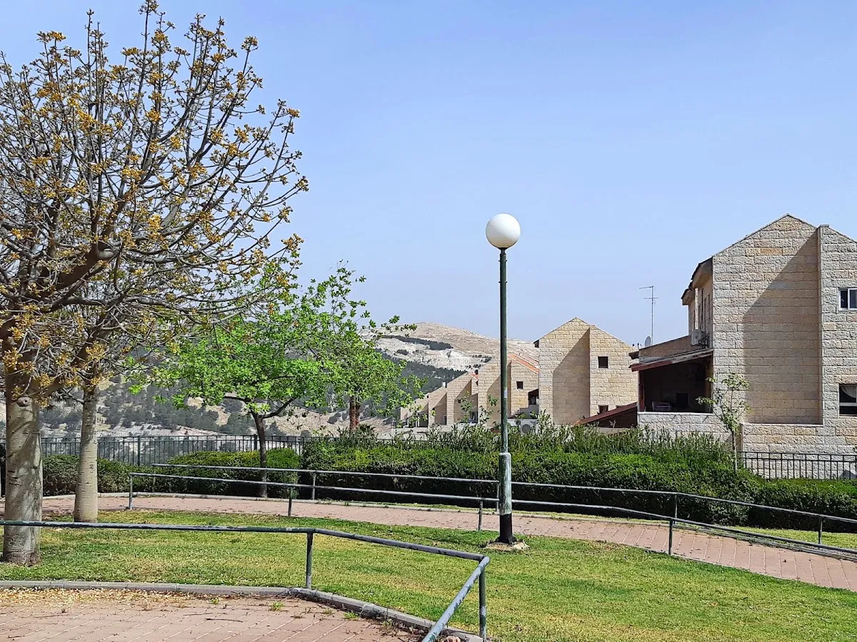 Yishai Ohel Gavriel VeRafael Synagogue — foto 4