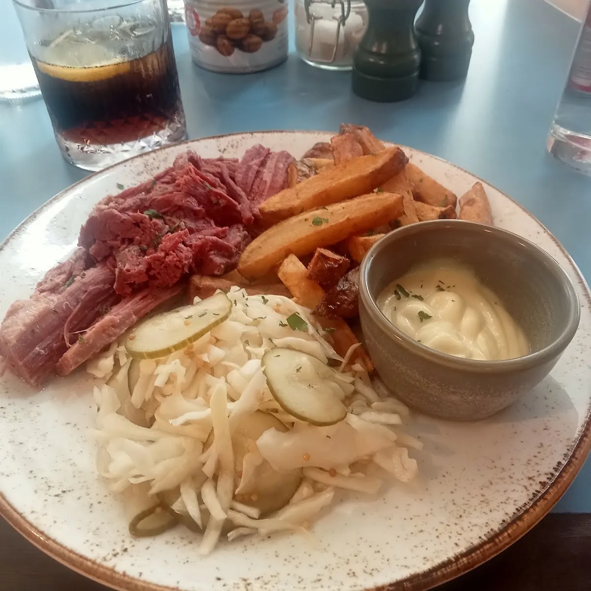 YOFI Restaurant and Deli — foto 5