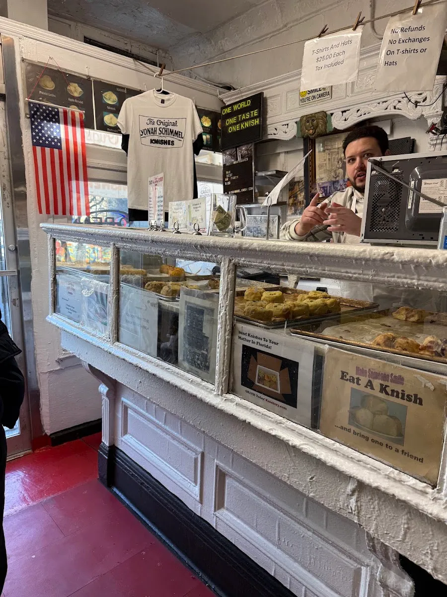 Yonah Schimmel's Knish Bakery — foto 6