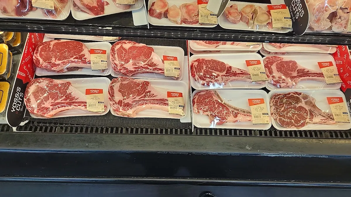 Yossi's cuts @ Seasons Lakewood — foto 3