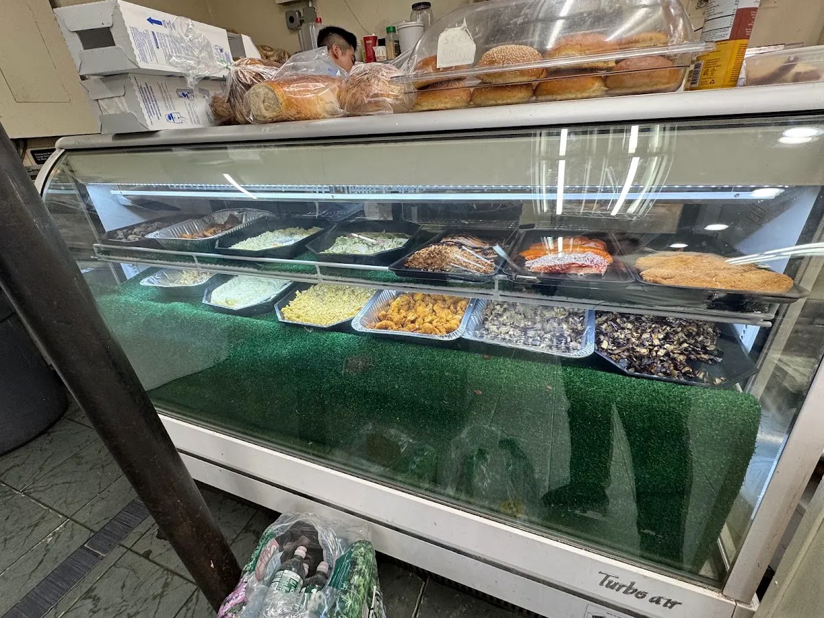 Yossi's Sweet House (14th Ave) — foto 3
