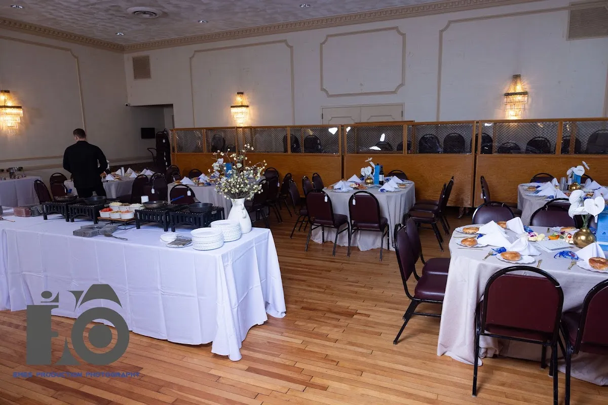 Young Israel of Hillcrest — photo 7