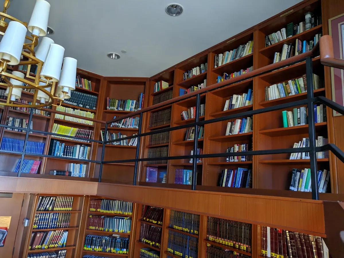 Young Israel of Lawrence-Cedarhurst — photo 4