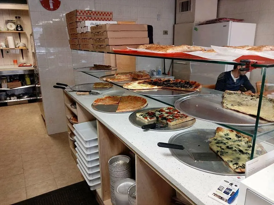 Yummy's Pizza - Monsey — foto 6
