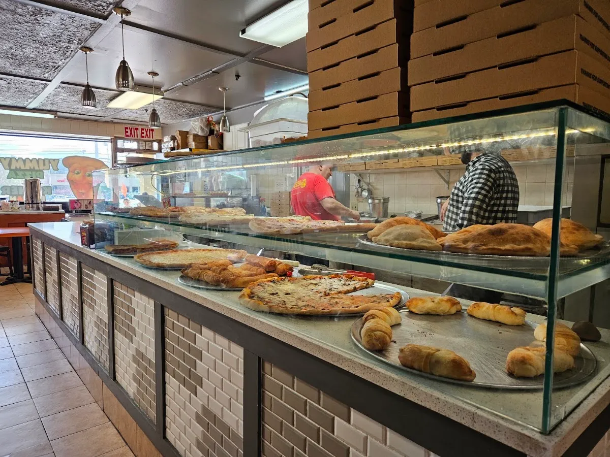 Yummy's Pizza - Monsey — foto 7