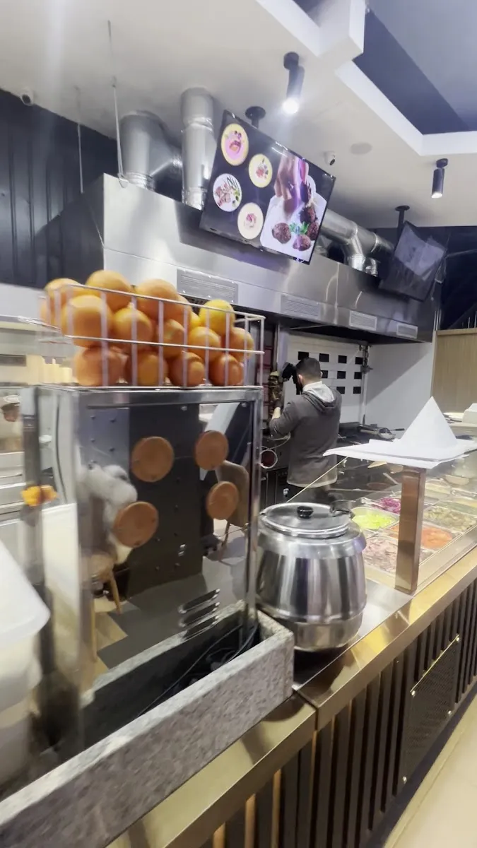 Zadok Bsarim Kosher Restaurant — photo 5