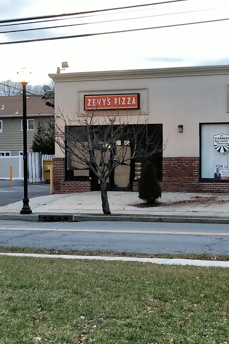 Zevy's Pizza — photo 5