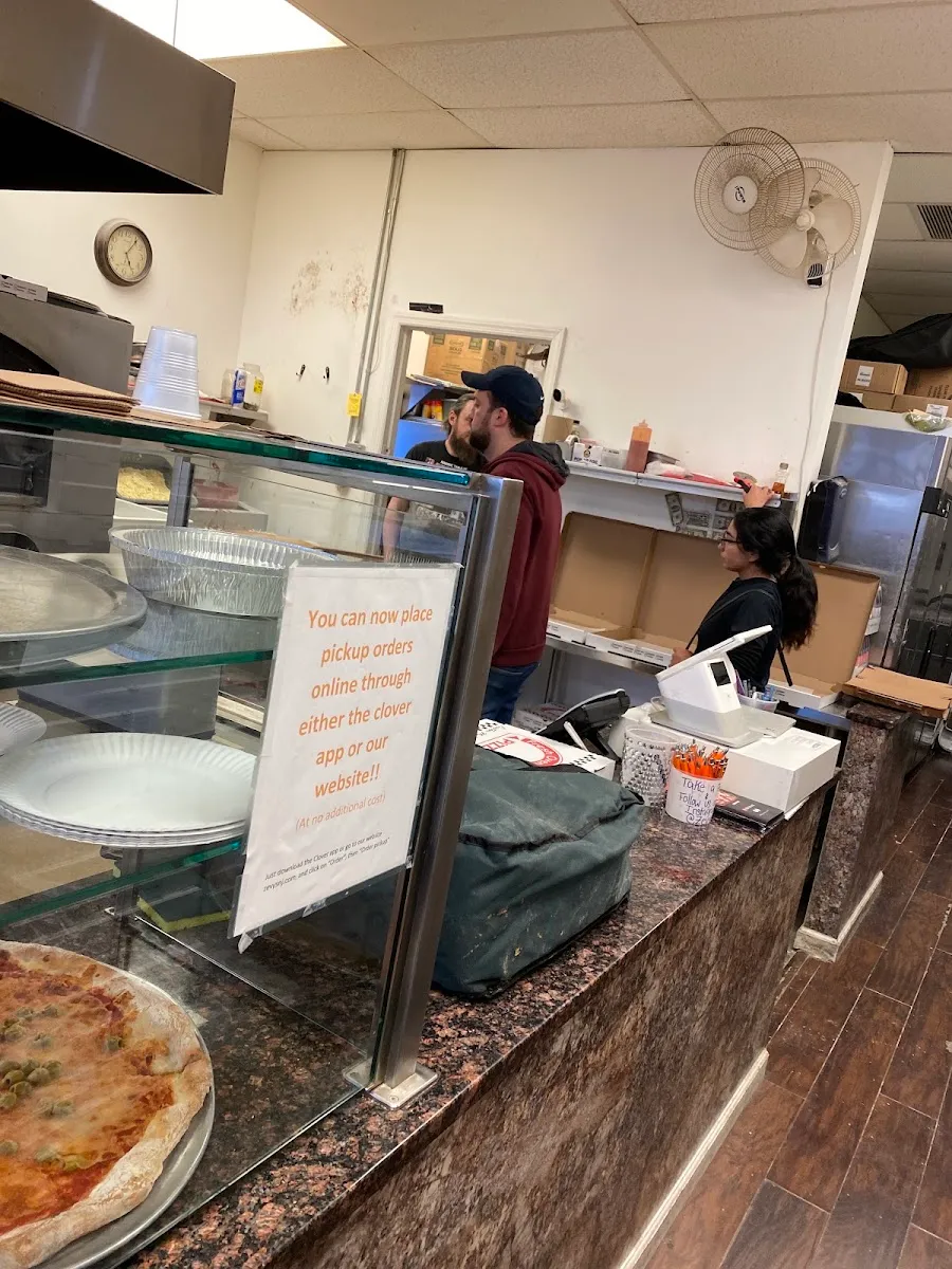 Zevy's Pizza — photo 8