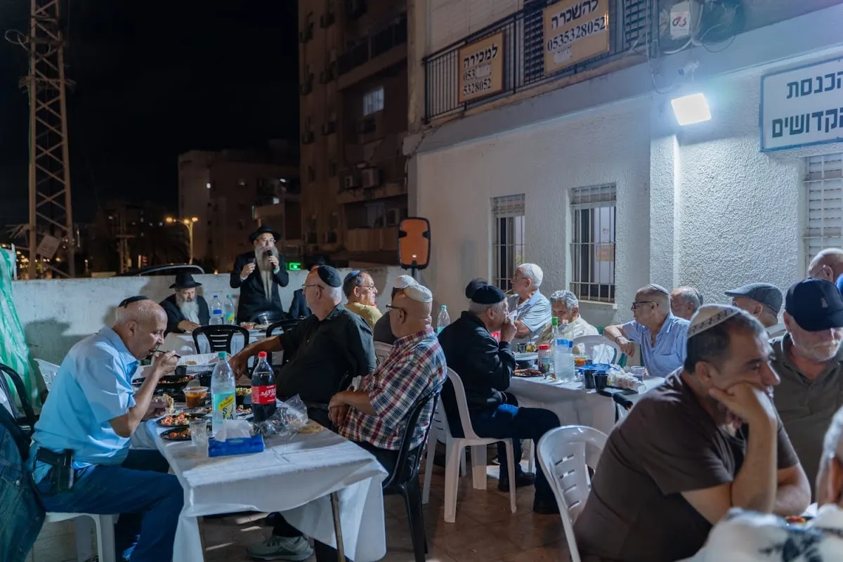 Zichron HaKedoshim Synagogue — foto 8