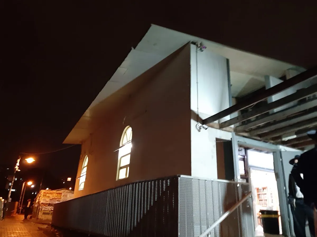 Ziv Yehuda Synagogue and Shtieblach — foto 3