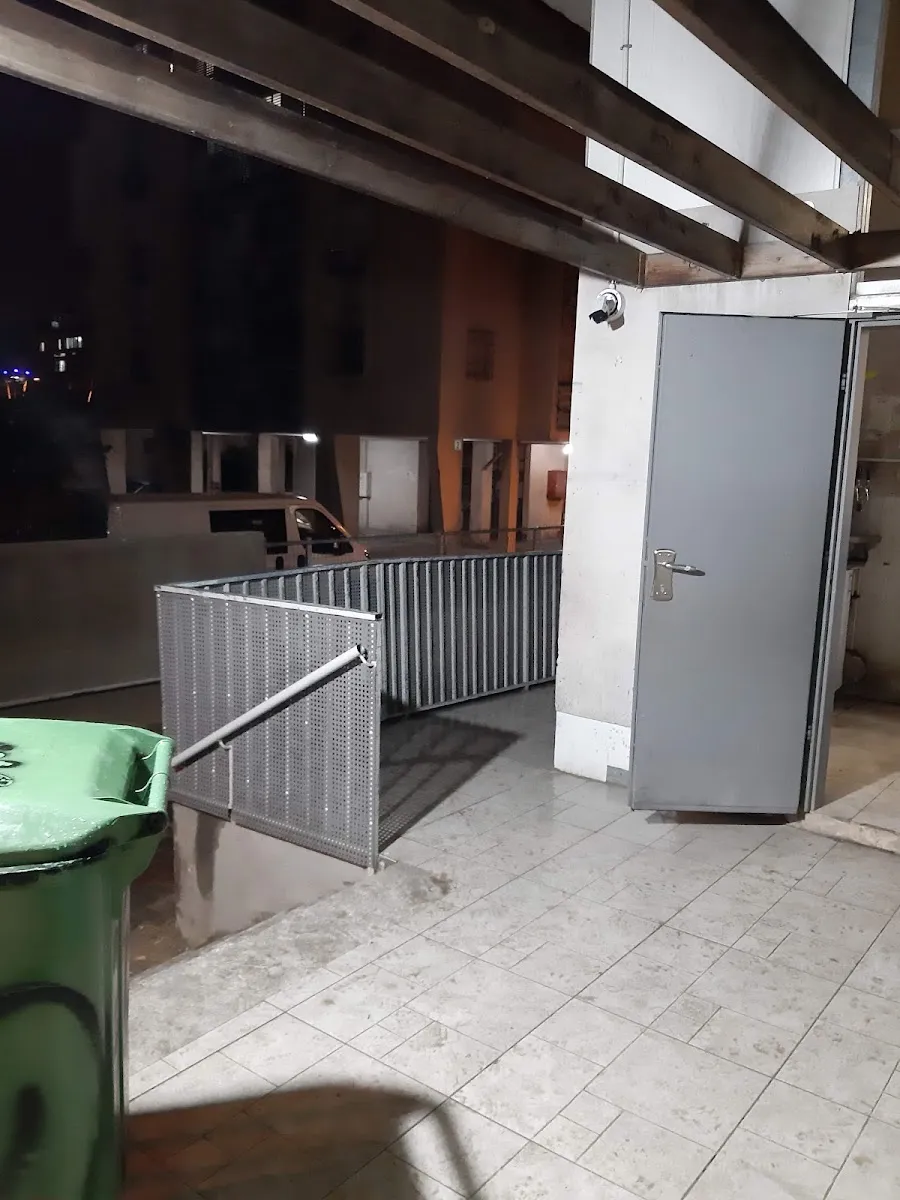 Ziv Yehuda Synagogue and Shtieblach — foto 9