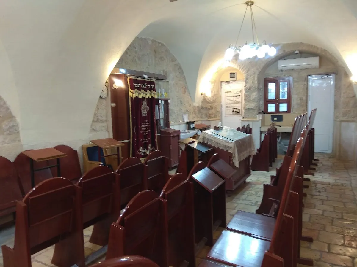 Zoharei Chama Synagogue (Sun Dial Building) — foto 6