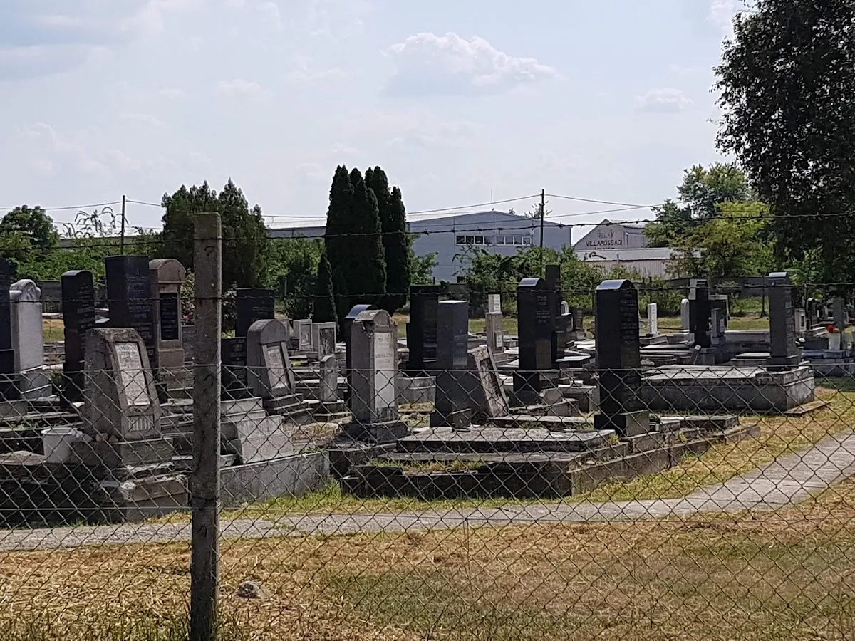 Zsidó temető de Szolnok — photo 2