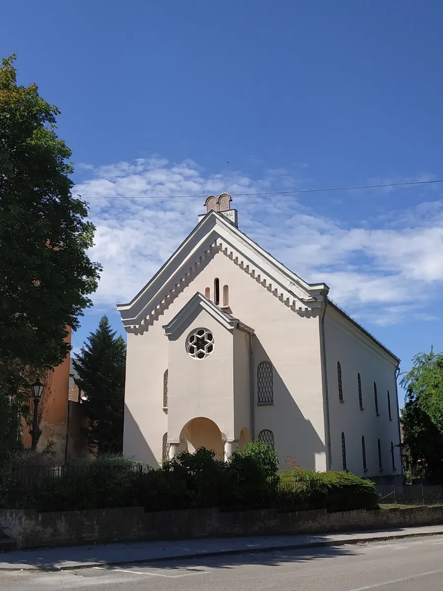Zsinagóga de Tata — foto 10